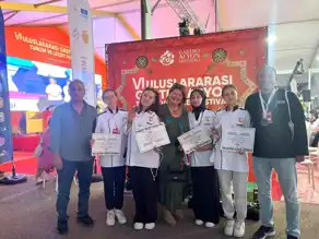 Meslek Lisesi Öğrencileri Gastronomi'de Parladı
