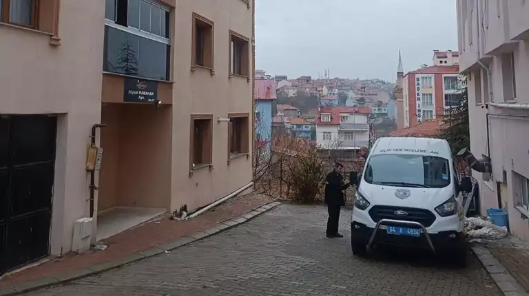 Eşini Öldürüp Kaçan Adam İntihar Etti